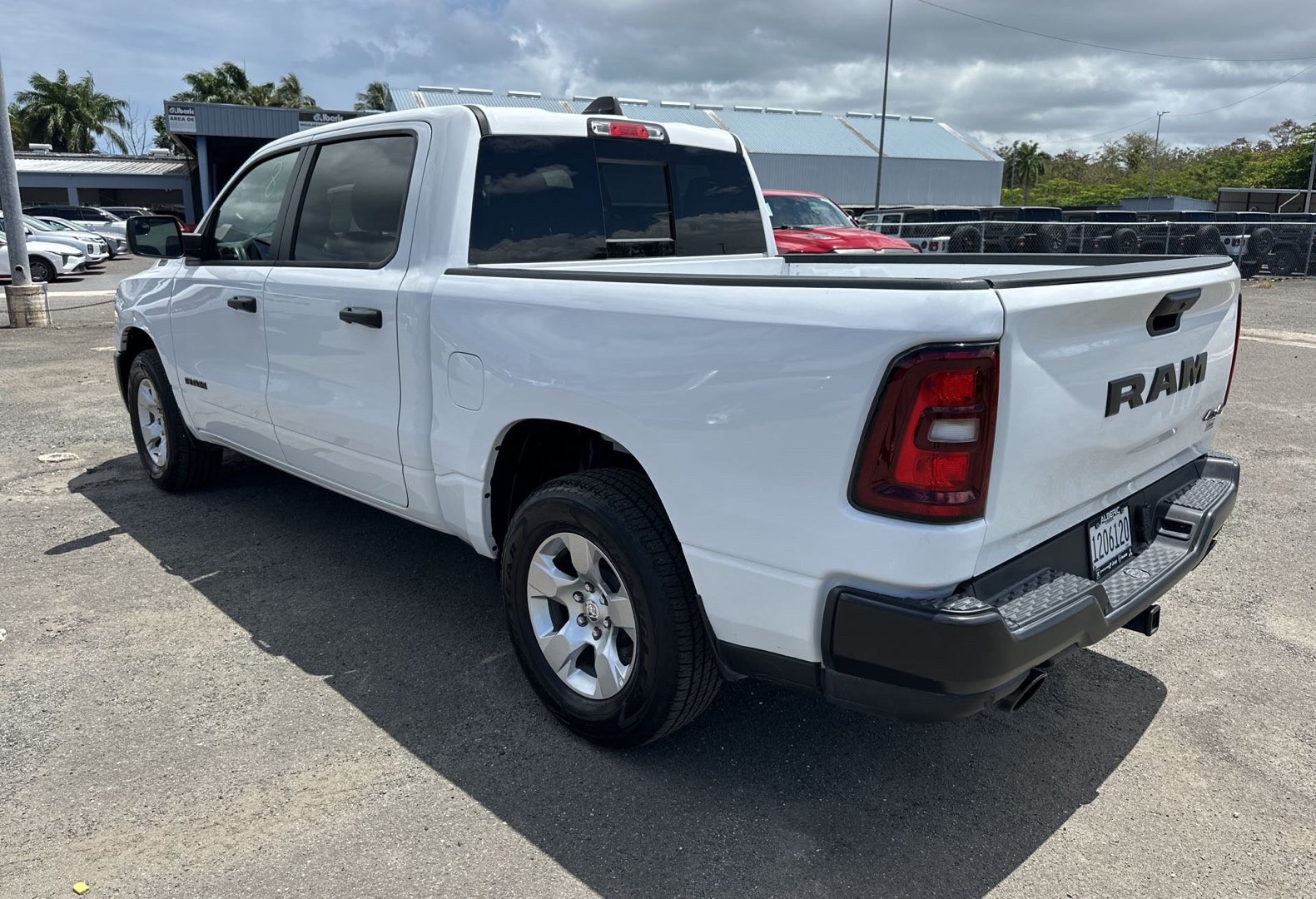 https://assets.dealerappcenter.com/dealergroups/66/vehicles/267265/QQG6Mw.jpg