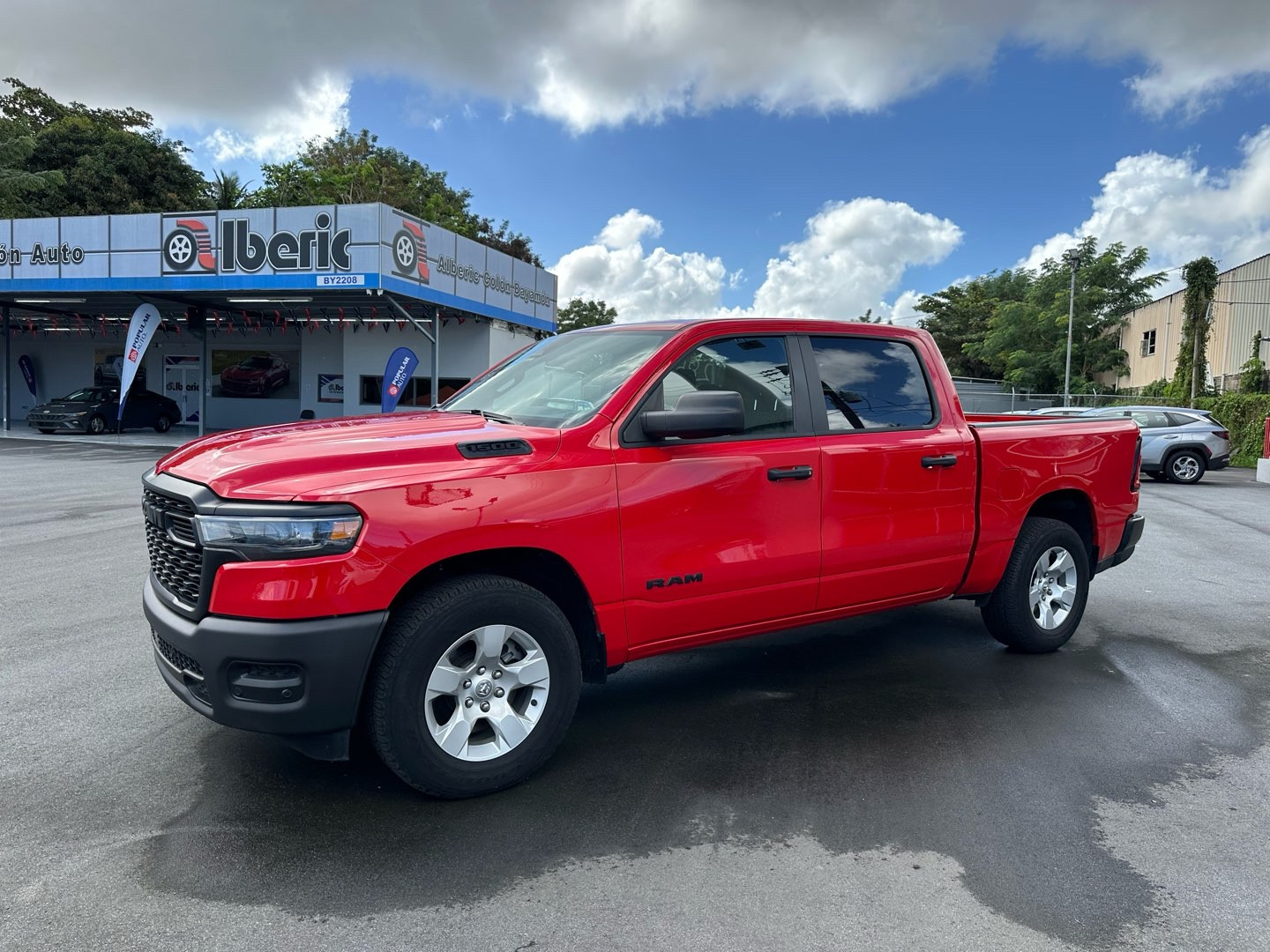 2025 RAM 1500 Tradesman 4x4 Crew Cab 5'7's photo