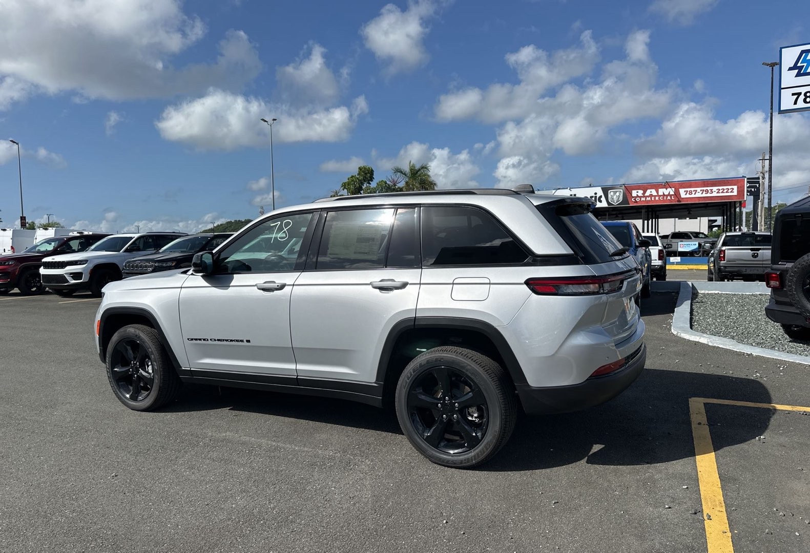 https://assets.dealerappcenter.com/dealergroups/66/vehicles/274373/5S7FqE.jpg