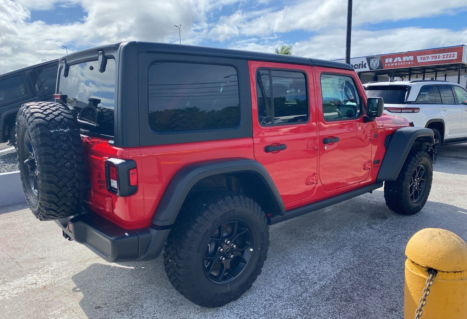 https://assets.dealerappcenter.com/dealergroups/66/vehicles/274549/RLJc2D.jpg