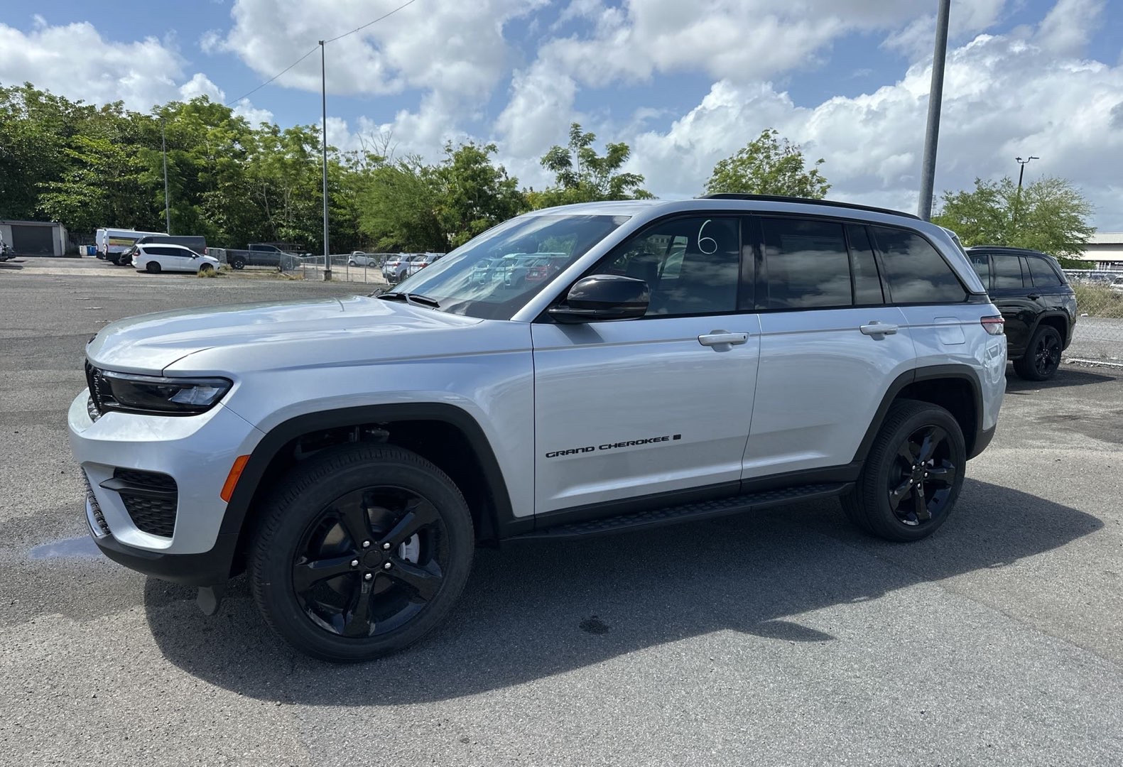 https://assets.dealerappcenter.com/dealergroups/66/vehicles/274551/ULJGLV.jpg