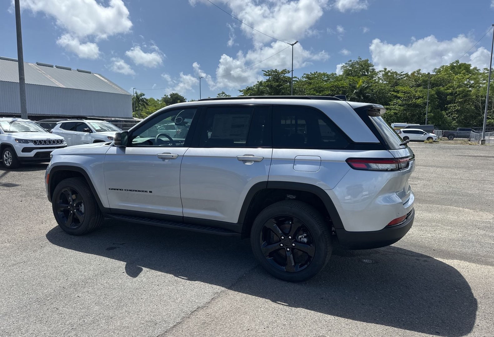 https://assets.dealerappcenter.com/dealergroups/66/vehicles/274551/WedPpr.jpg