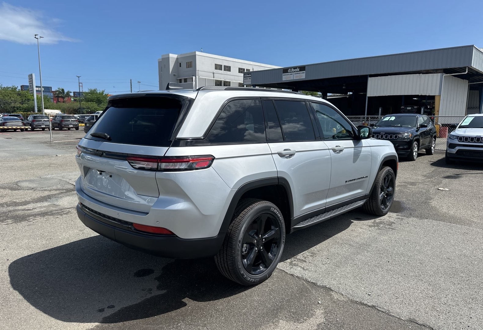 https://assets.dealerappcenter.com/dealergroups/66/vehicles/274551/hEPkp4.jpg