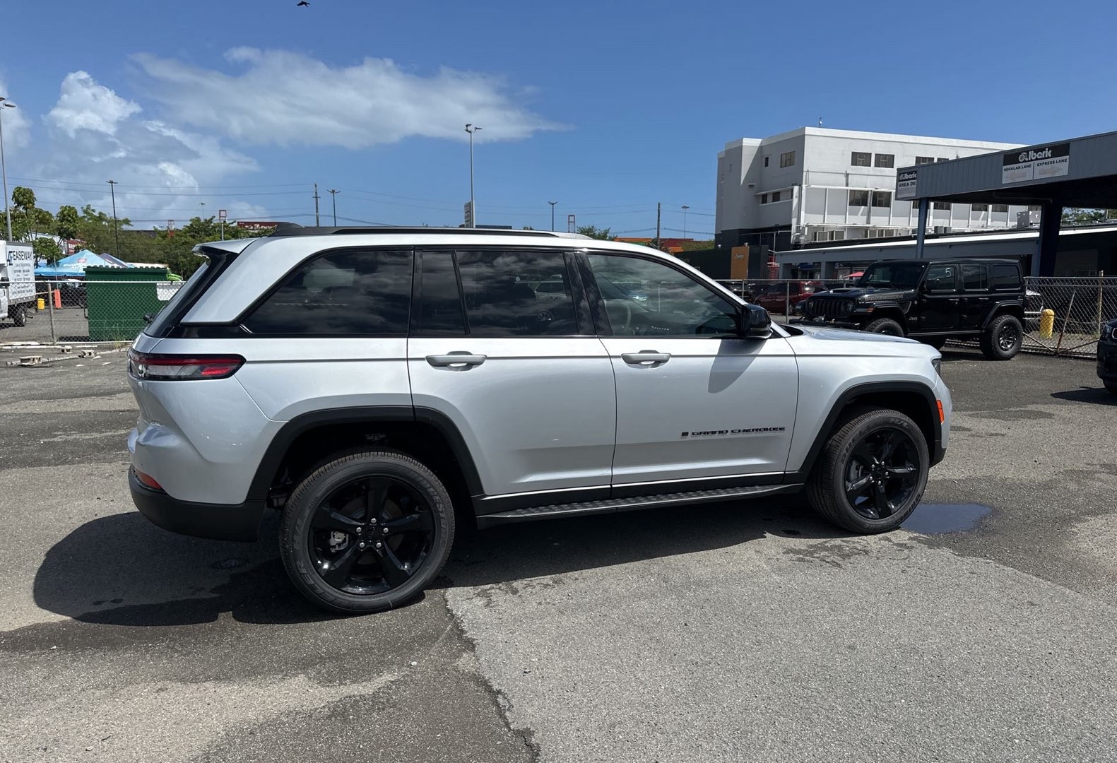 https://assets.dealerappcenter.com/dealergroups/66/vehicles/274551/nGdVFx.jpg