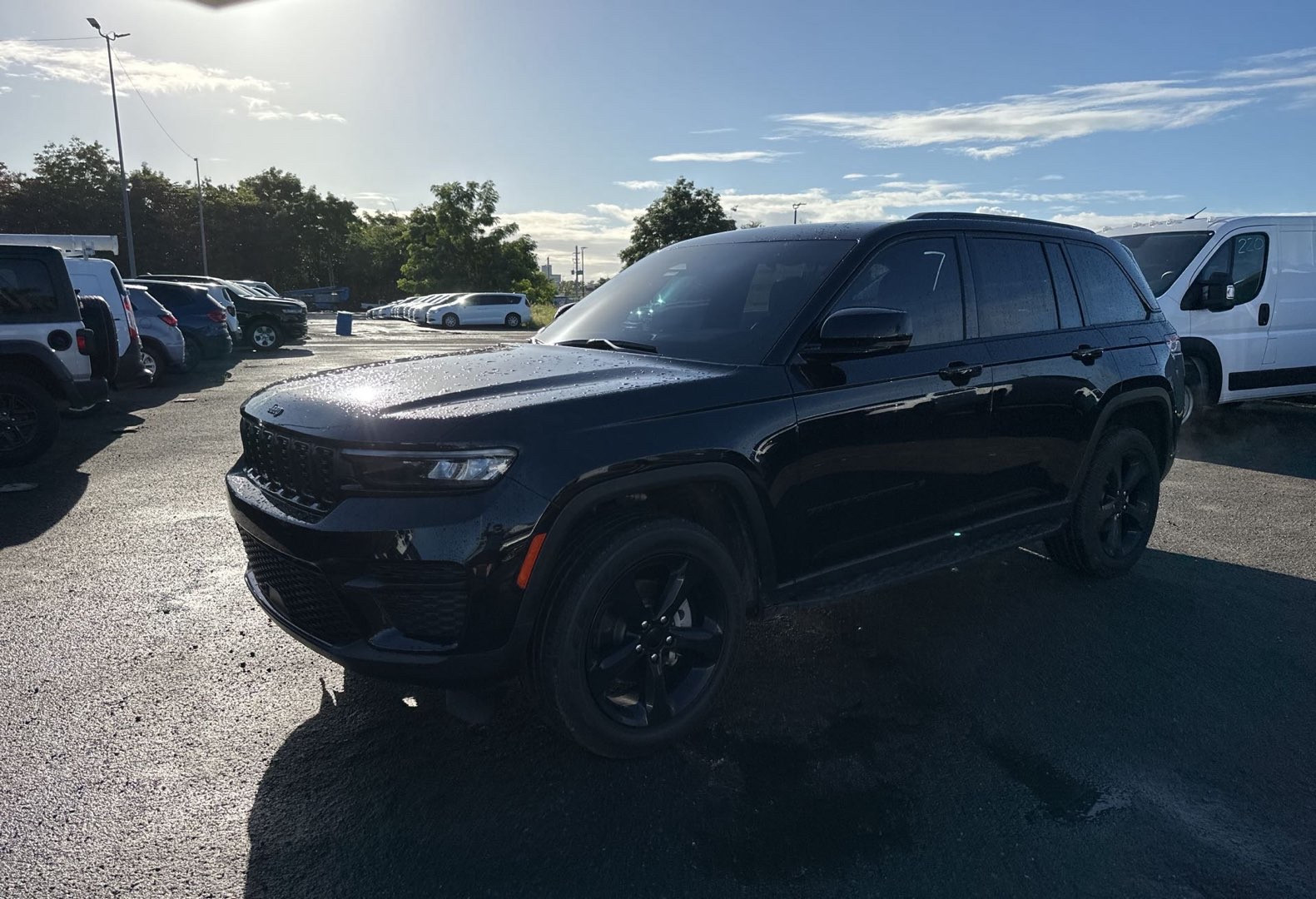 2025 Jeep Grand Cherokee Altitude's photo