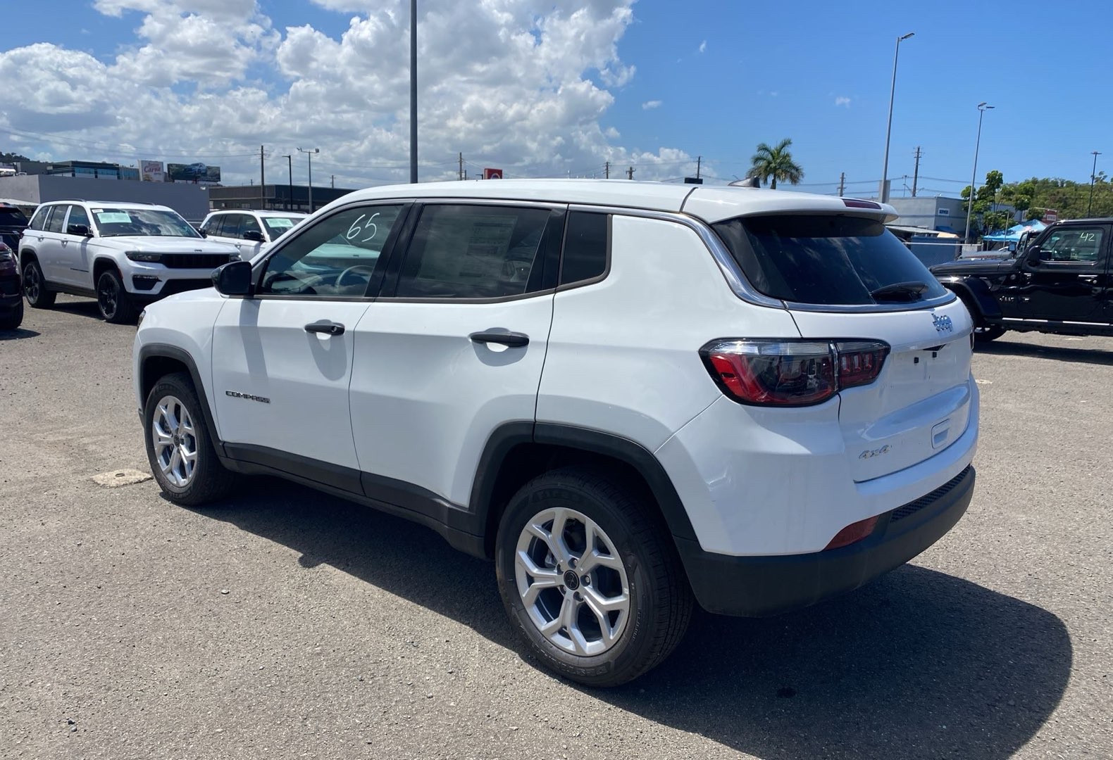 https://assets.dealerappcenter.com/dealergroups/66/vehicles/276333/P9Izd9.jpg