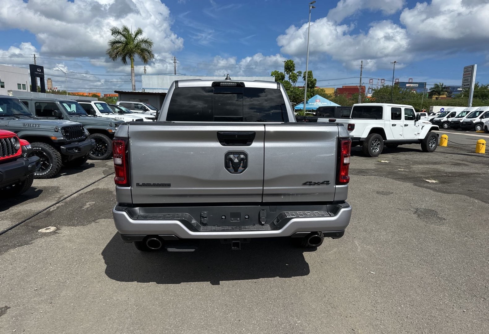 https://assets.dealerappcenter.com/dealergroups/66/vehicles/281708/QKa82L.jpg
