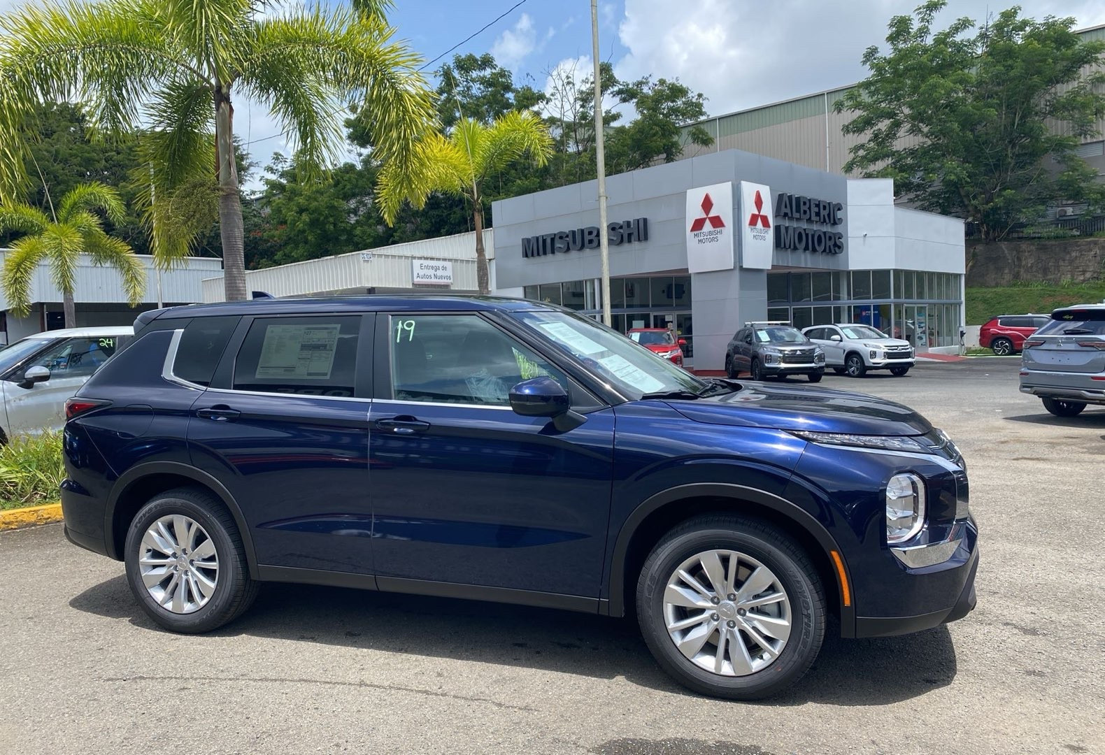 https://assets.dealerappcenter.com/dealergroups/66/vehicles/289386/uQgxi1.jpg