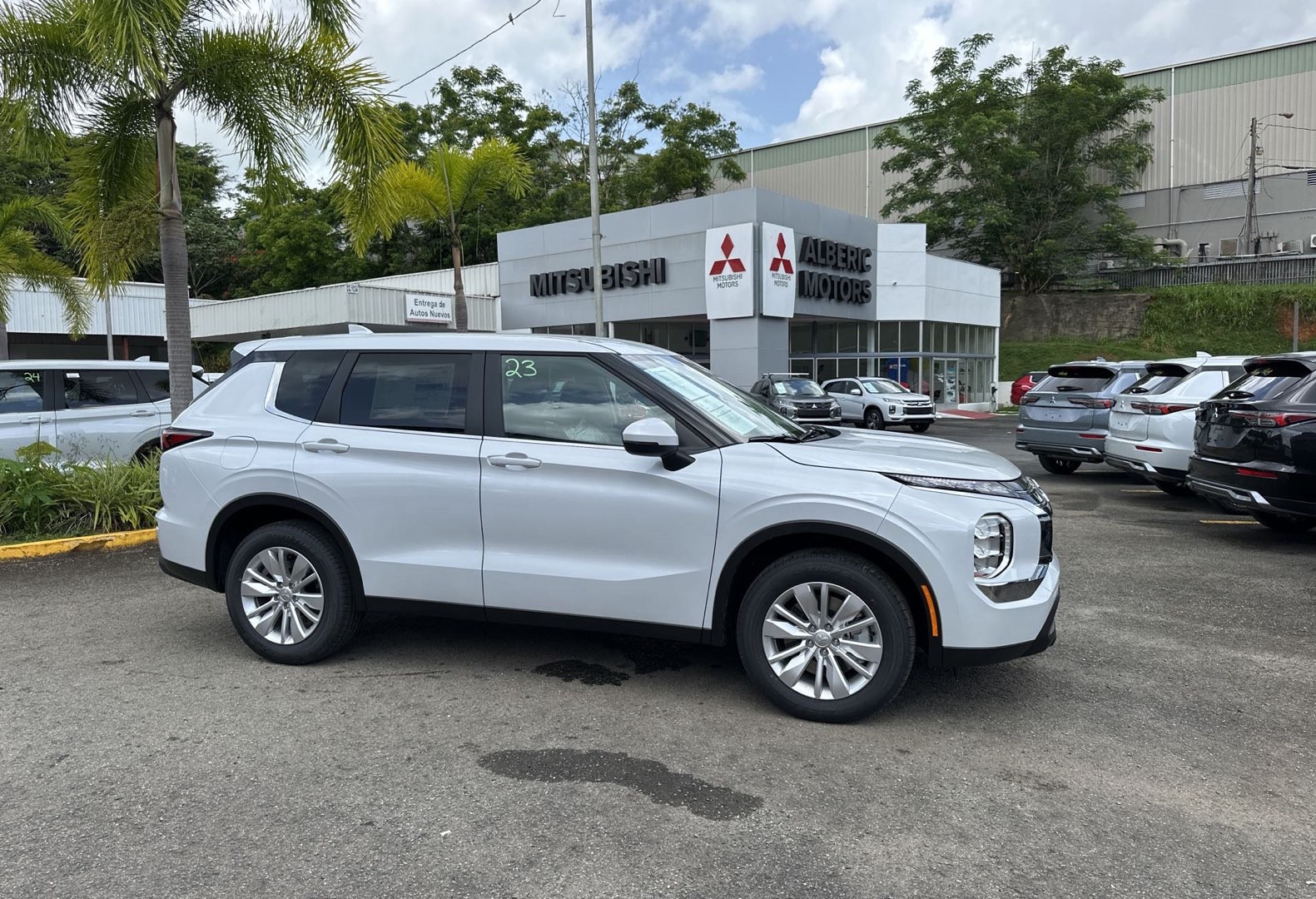 https://assets.dealerappcenter.com/dealergroups/66/vehicles/289388/7MPxRN.jpg