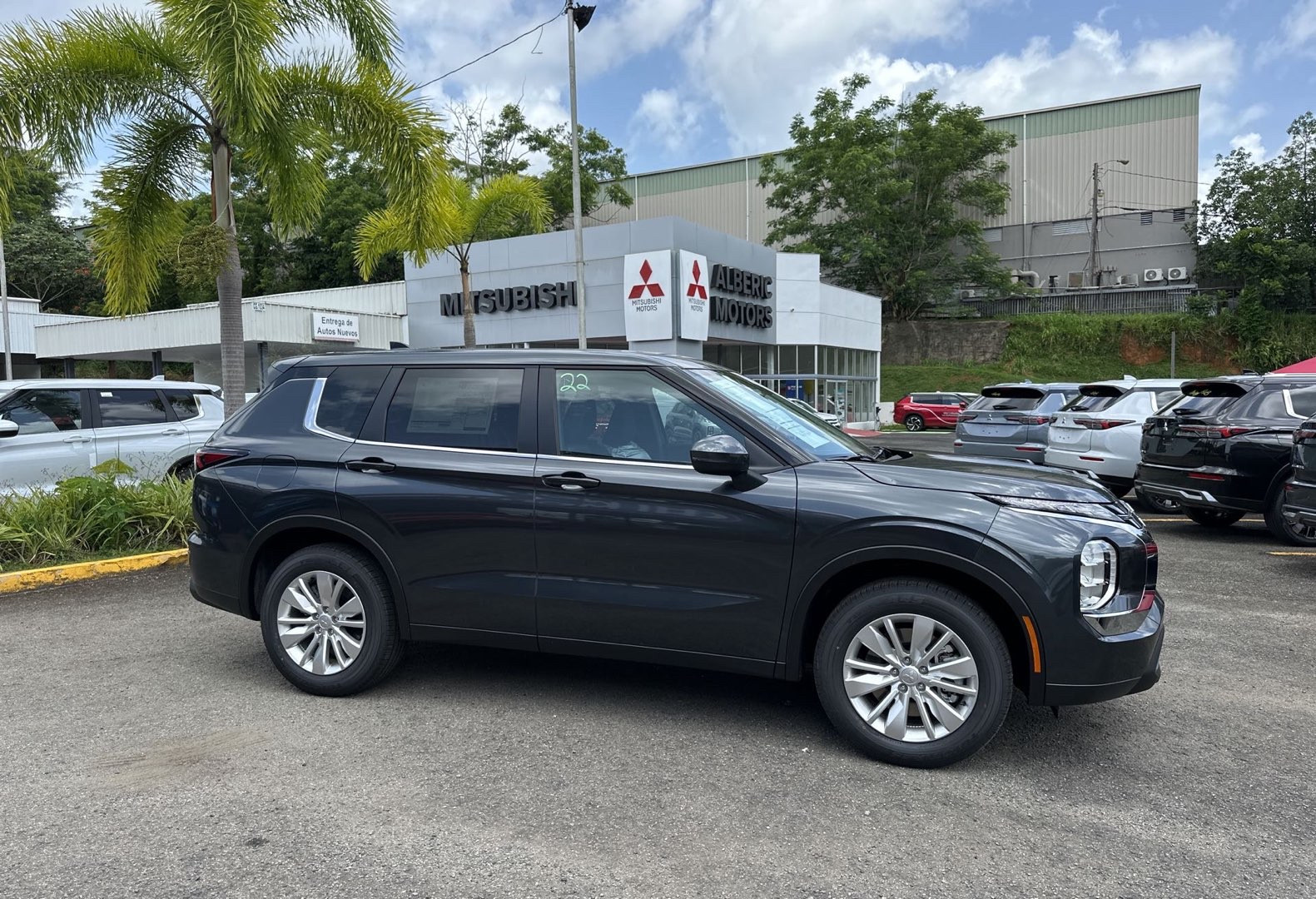 https://assets.dealerappcenter.com/dealergroups/66/vehicles/289390/LCOUbU.jpg