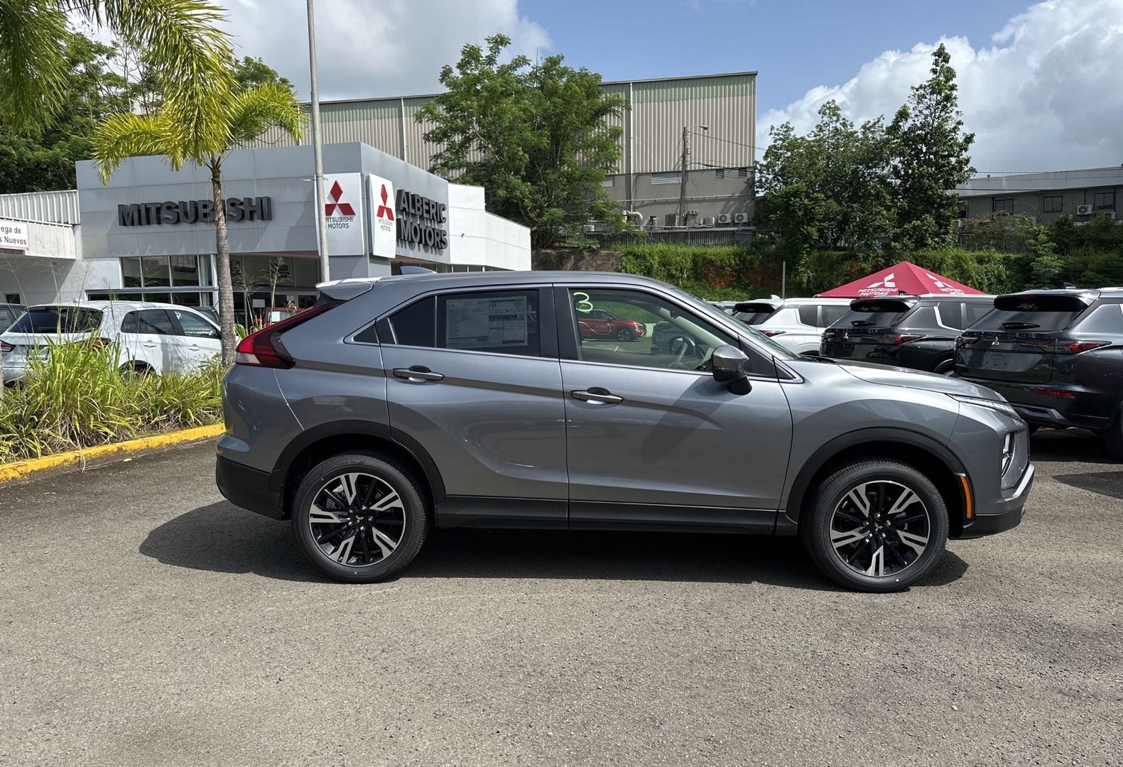 https://assets.dealerappcenter.com/dealergroups/66/vehicles/289391/Z4UCBn.jpg