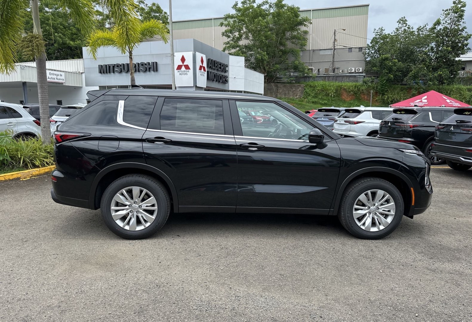 https://assets.dealerappcenter.com/dealergroups/66/vehicles/289393/Tnw1Mn.jpg