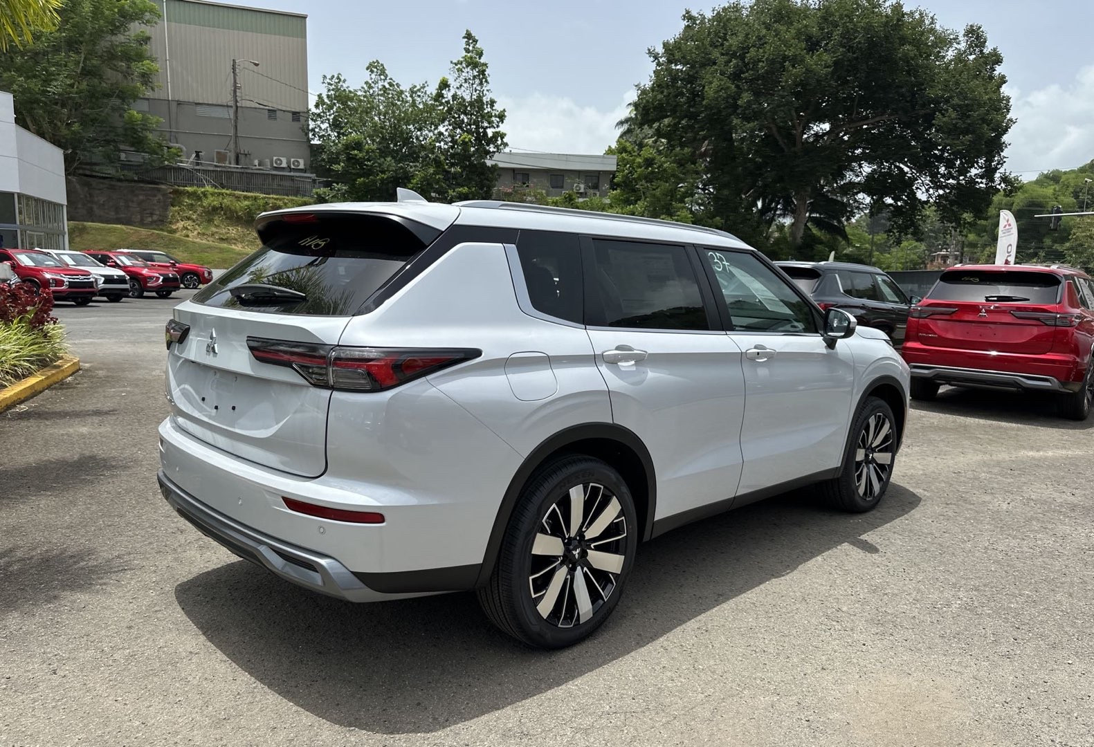 https://assets.dealerappcenter.com/dealergroups/66/vehicles/289398/s7JYvu.jpg