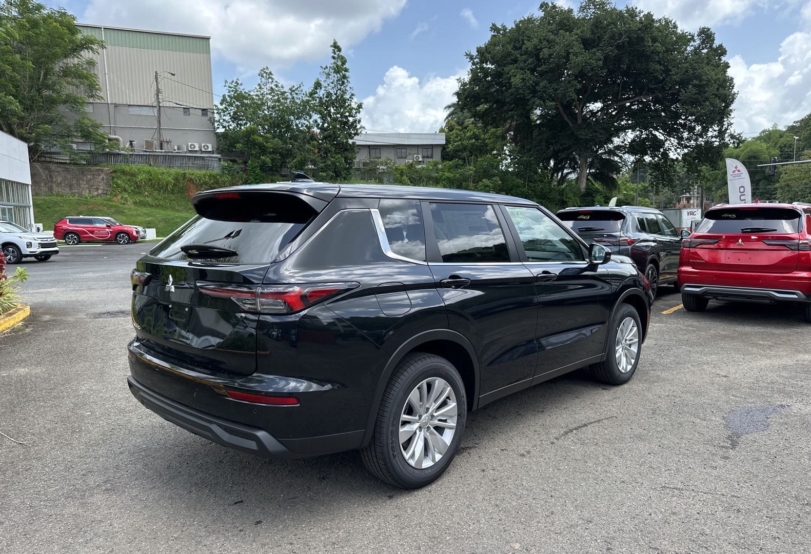 https://assets.dealerappcenter.com/dealergroups/66/vehicles/289405/RgLt3F.jpg