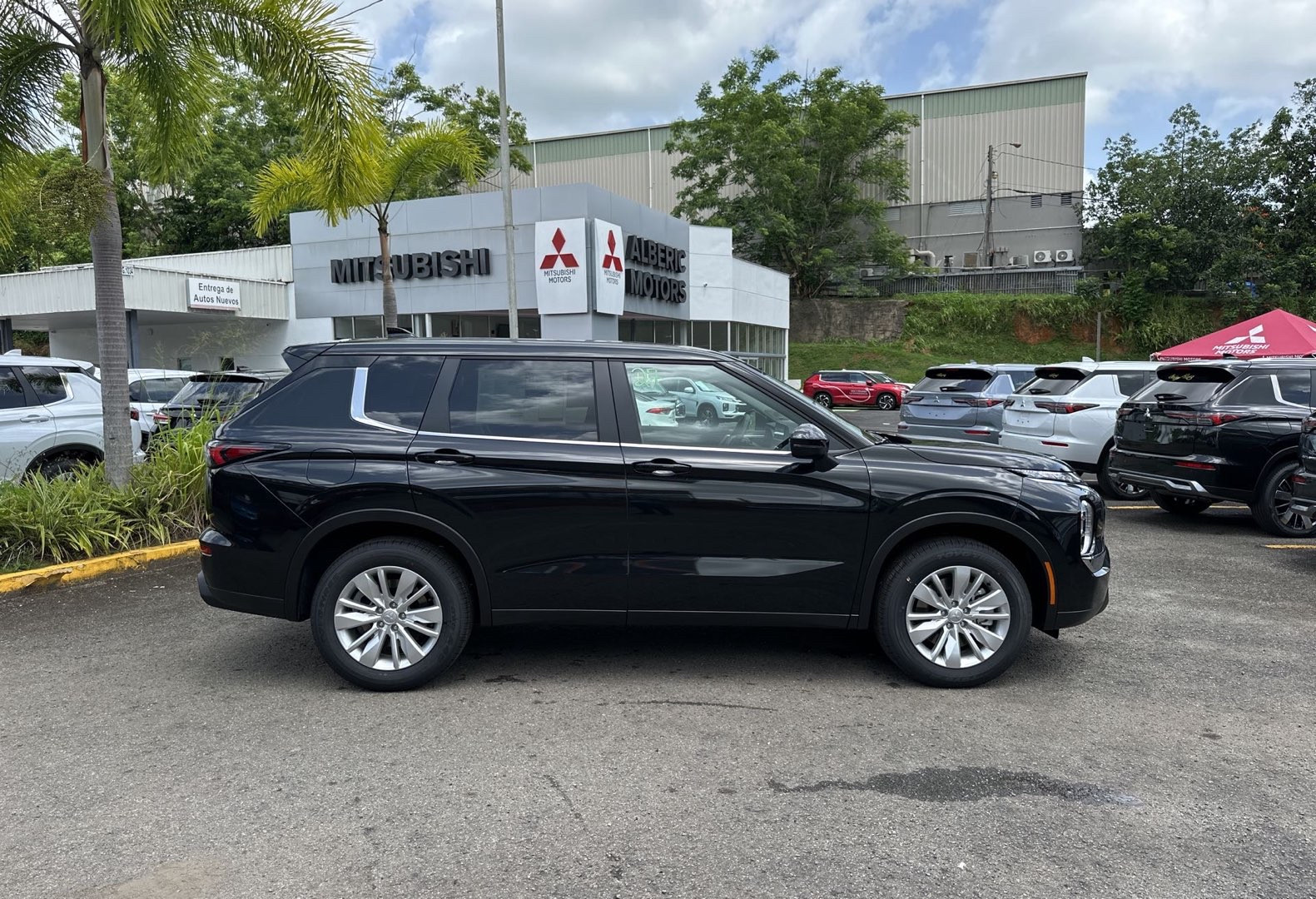 https://assets.dealerappcenter.com/dealergroups/66/vehicles/289405/fTvZsb.jpg