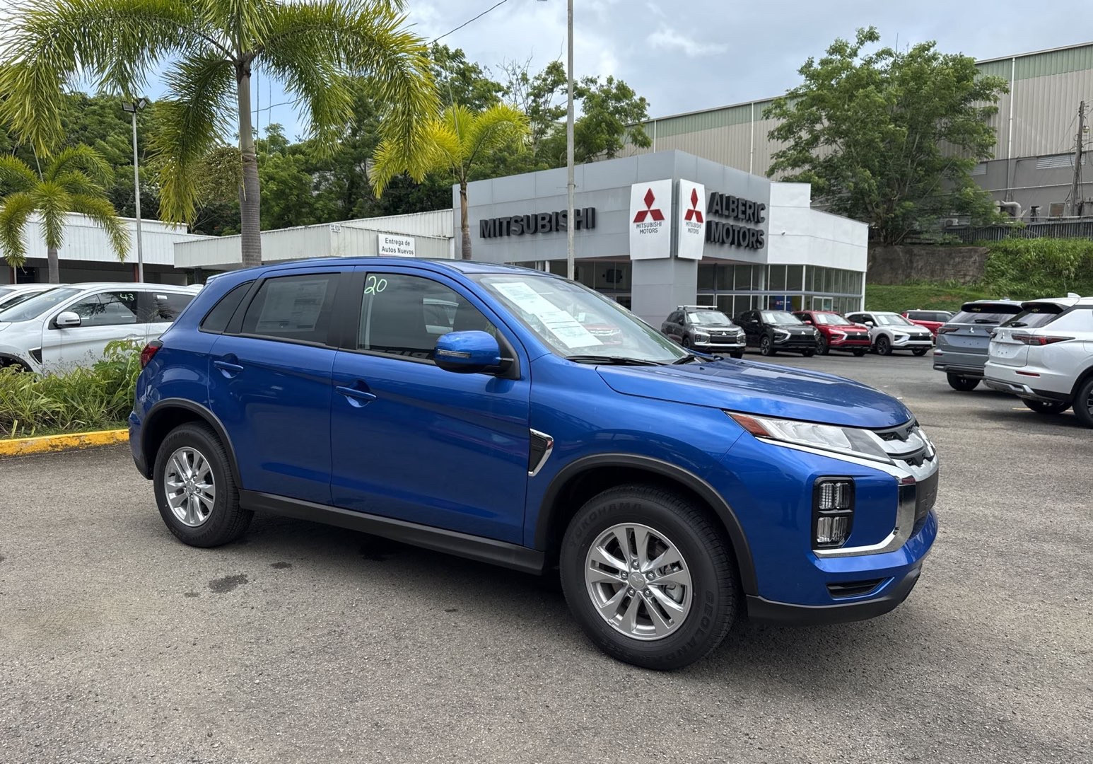 https://assets.dealerappcenter.com/dealergroups/66/vehicles/289953/CR1XqD.jpg