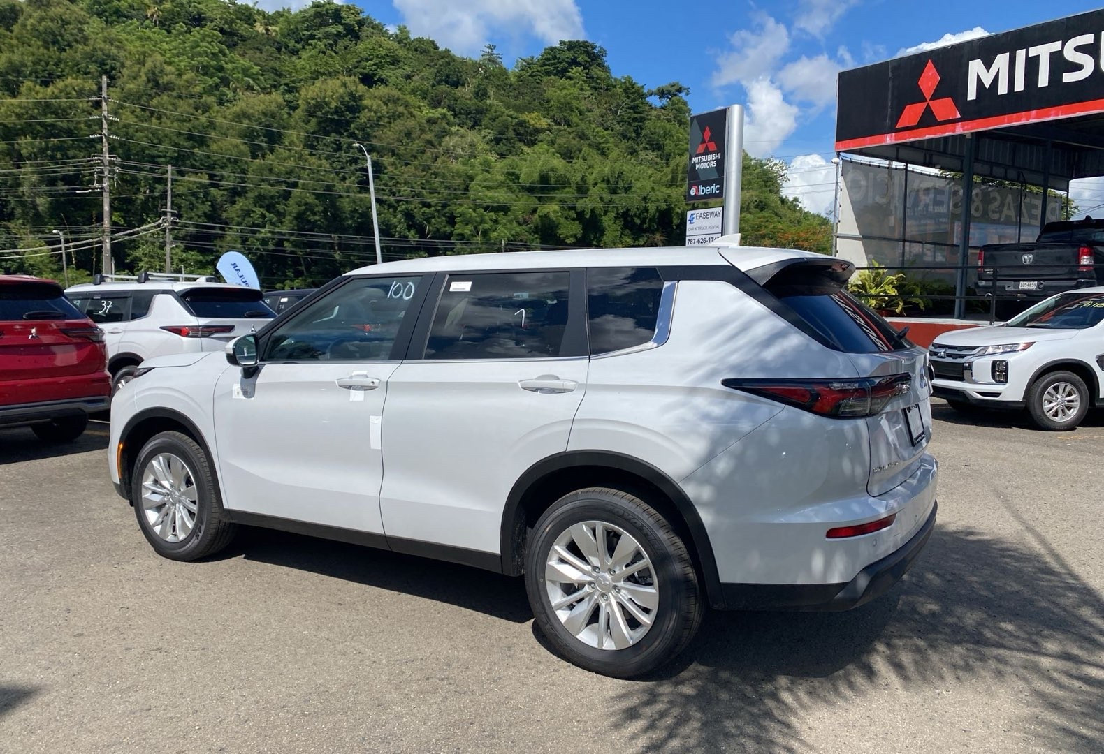 https://assets.dealerappcenter.com/dealergroups/66/vehicles/291122/8VeIre.jpg