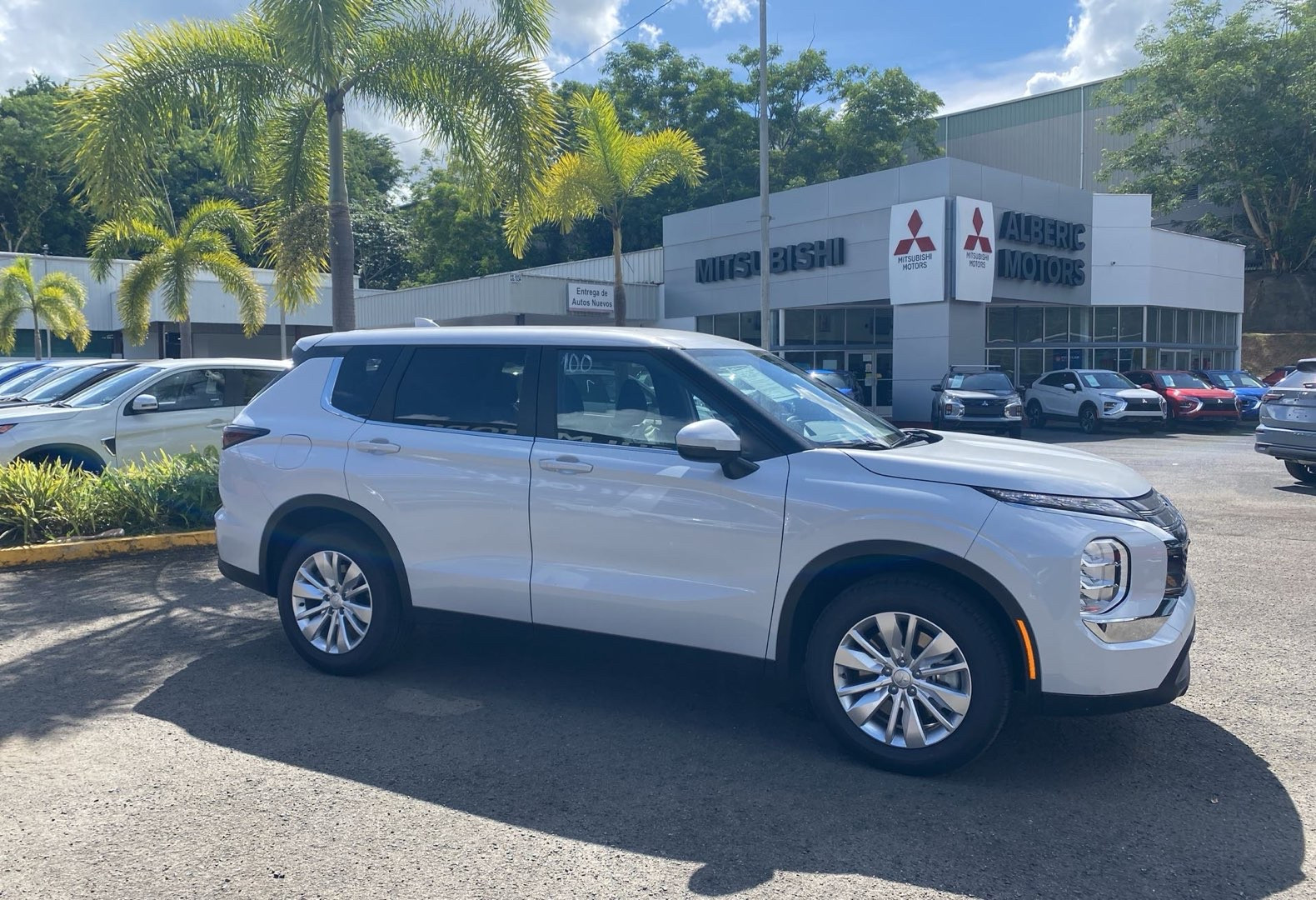 https://assets.dealerappcenter.com/dealergroups/66/vehicles/291122/JZriwR.jpg