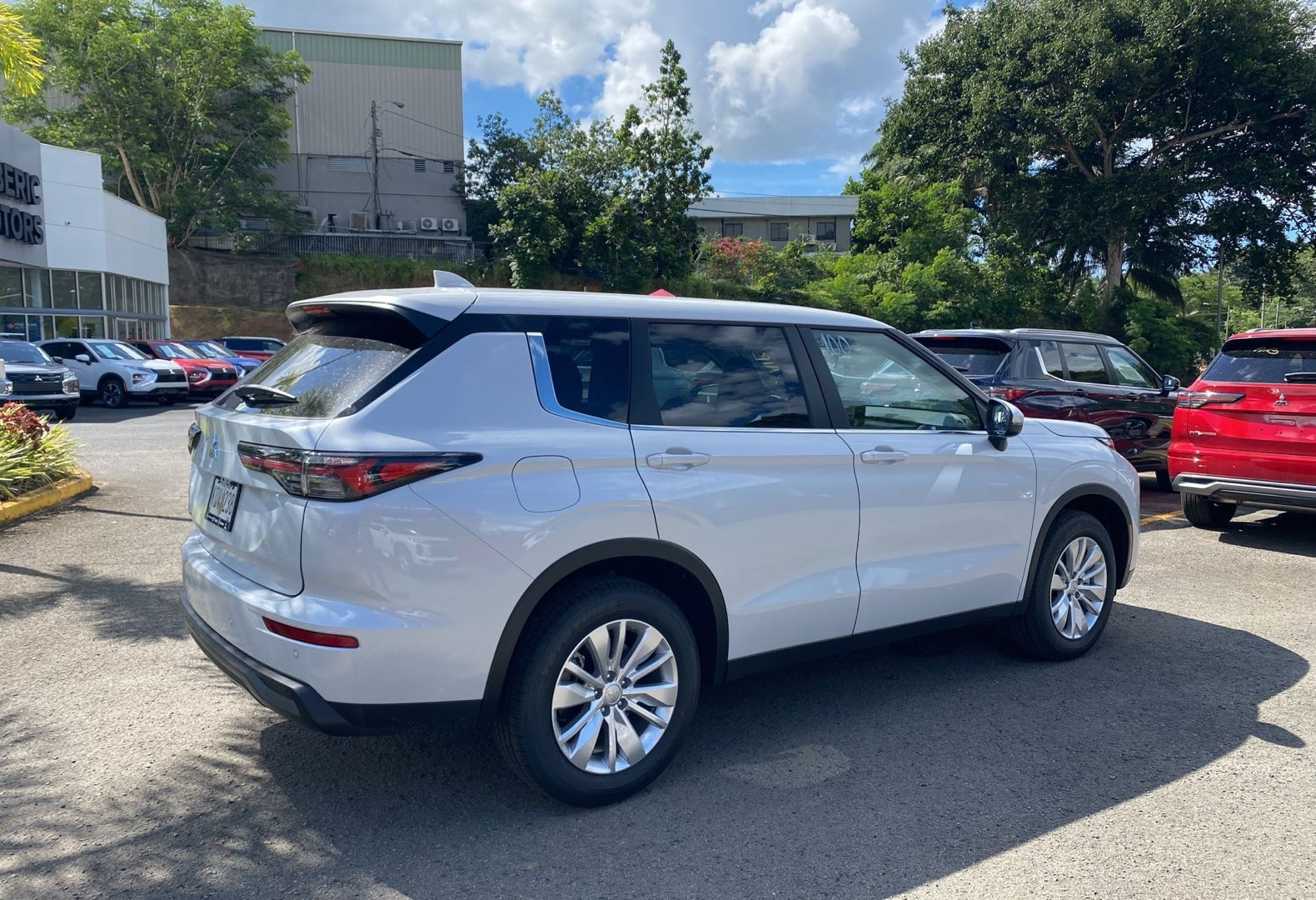 https://assets.dealerappcenter.com/dealergroups/66/vehicles/291122/TdwP5I.jpg