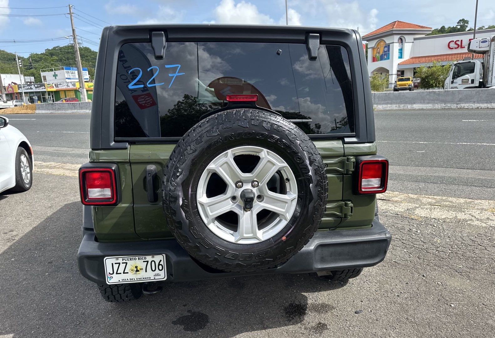 https://assets.dealerappcenter.com/dealergroups/66/vehicles/295038/6mJN9d.jpg