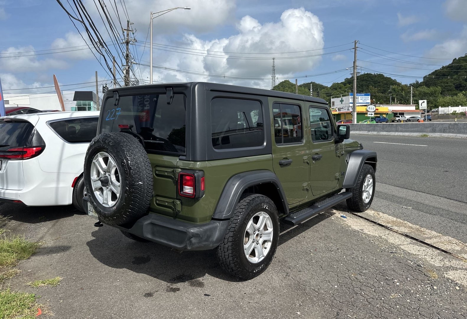 https://assets.dealerappcenter.com/dealergroups/66/vehicles/295038/TN8Kh7.jpg