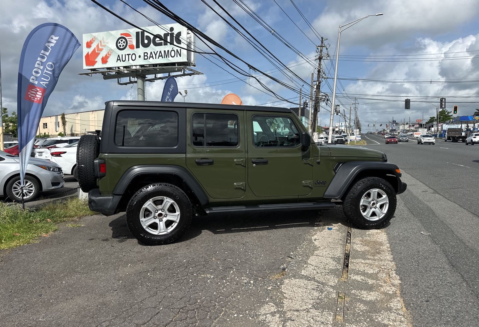 https://assets.dealerappcenter.com/dealergroups/66/vehicles/295038/l178qx.jpg