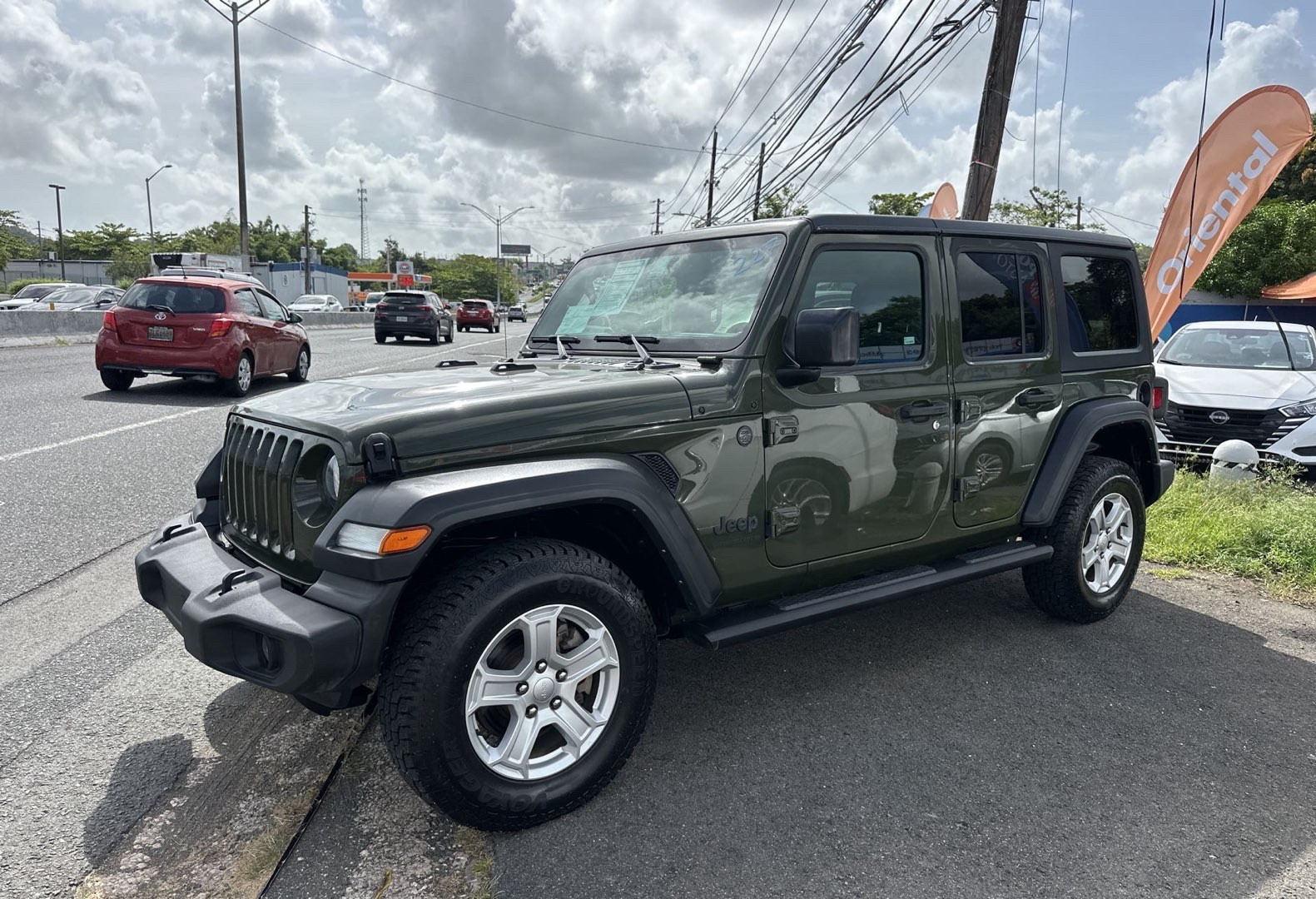https://assets.dealerappcenter.com/dealergroups/66/vehicles/295038/lYJR6E.jpg