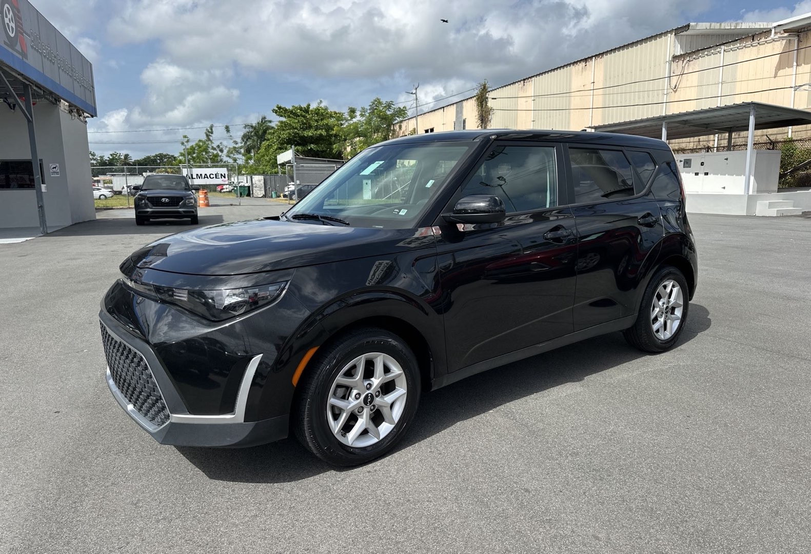 https://assets.dealerappcenter.com/dealergroups/66/vehicles/295046/OiWX7Z.jpg