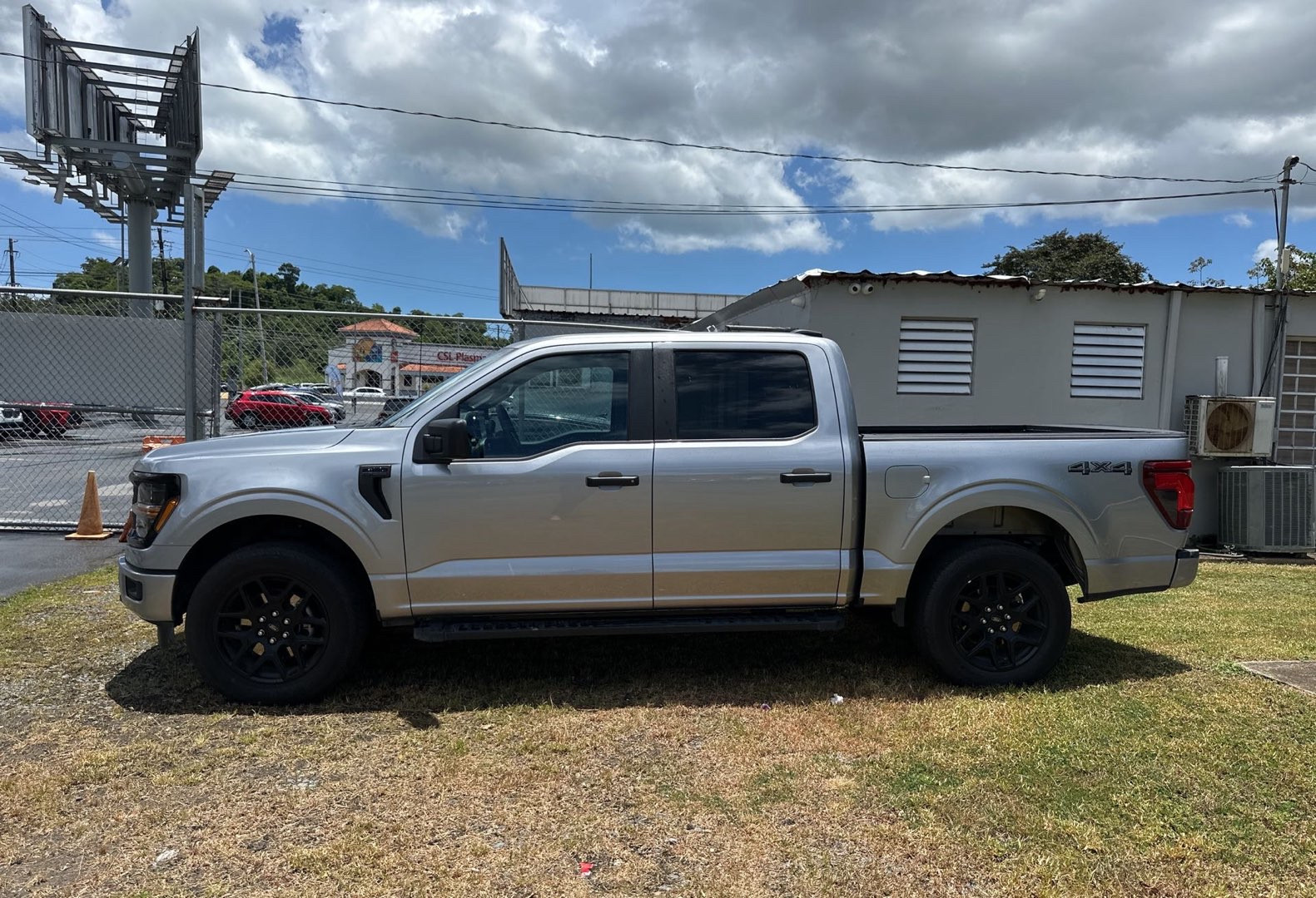 https://assets.dealerappcenter.com/dealergroups/66/vehicles/296417/HbPl4v.jpg