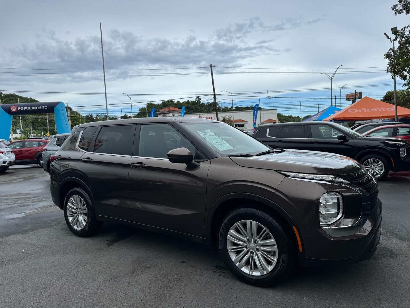 2024 Mitsubishi Outlander ES photo 4