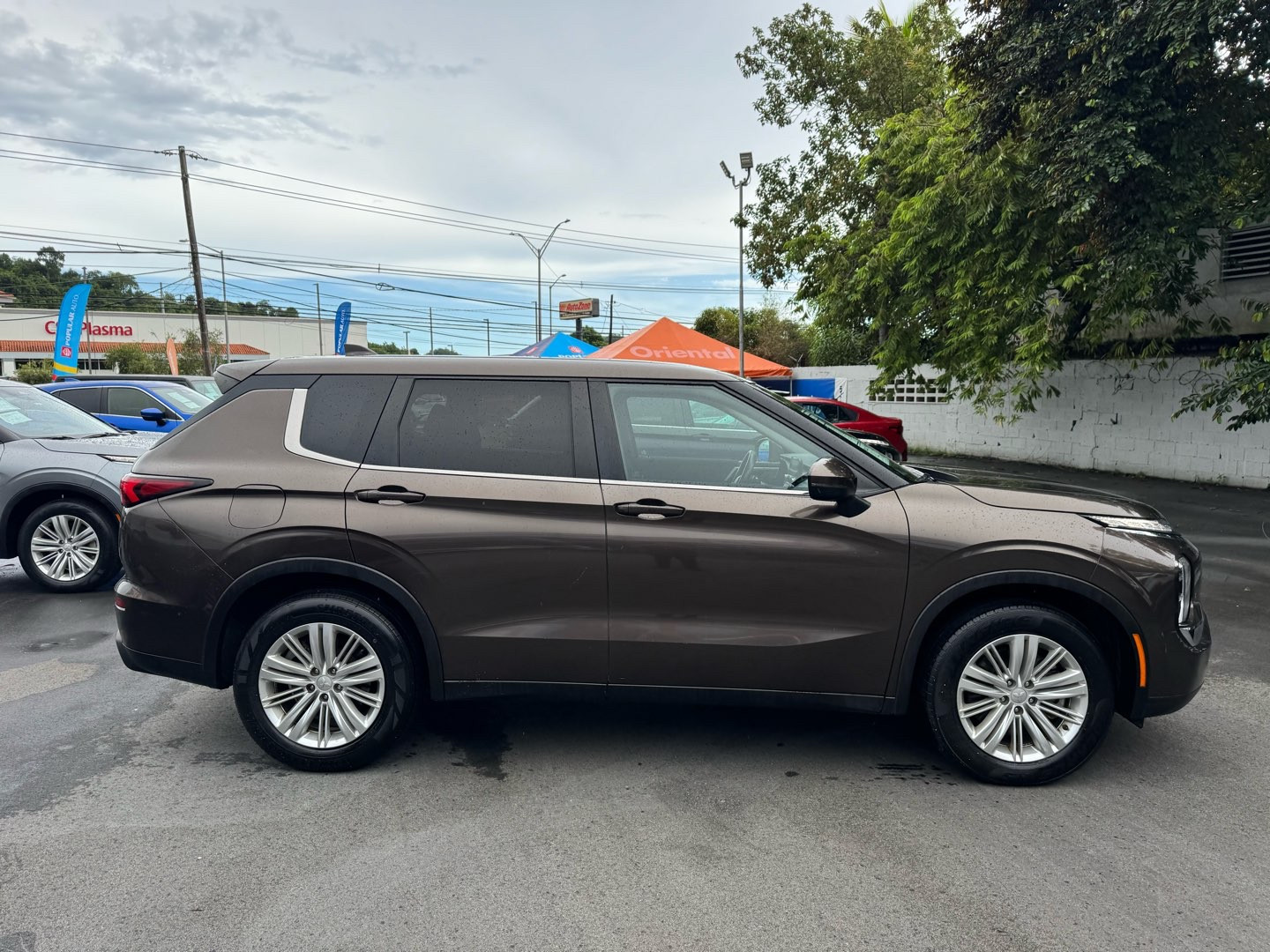 2024 Mitsubishi Outlander ES photo 3