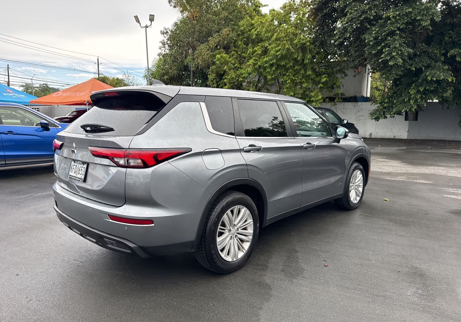 2024 Mitsubishi Outlander ES photo 3