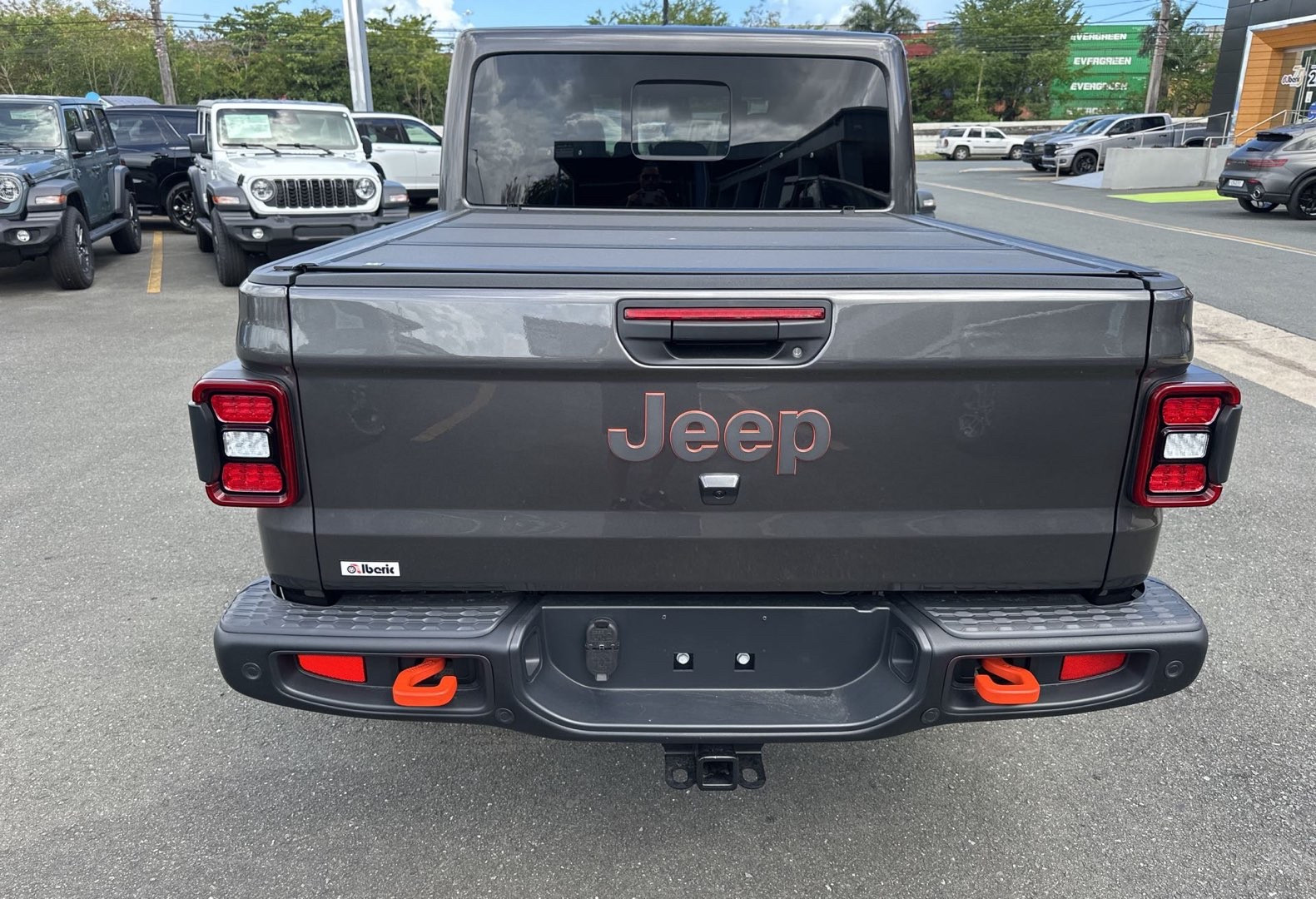 https://assets.dealerappcenter.com/dealergroups/66/vehicles/328218/W3jMND.jpg