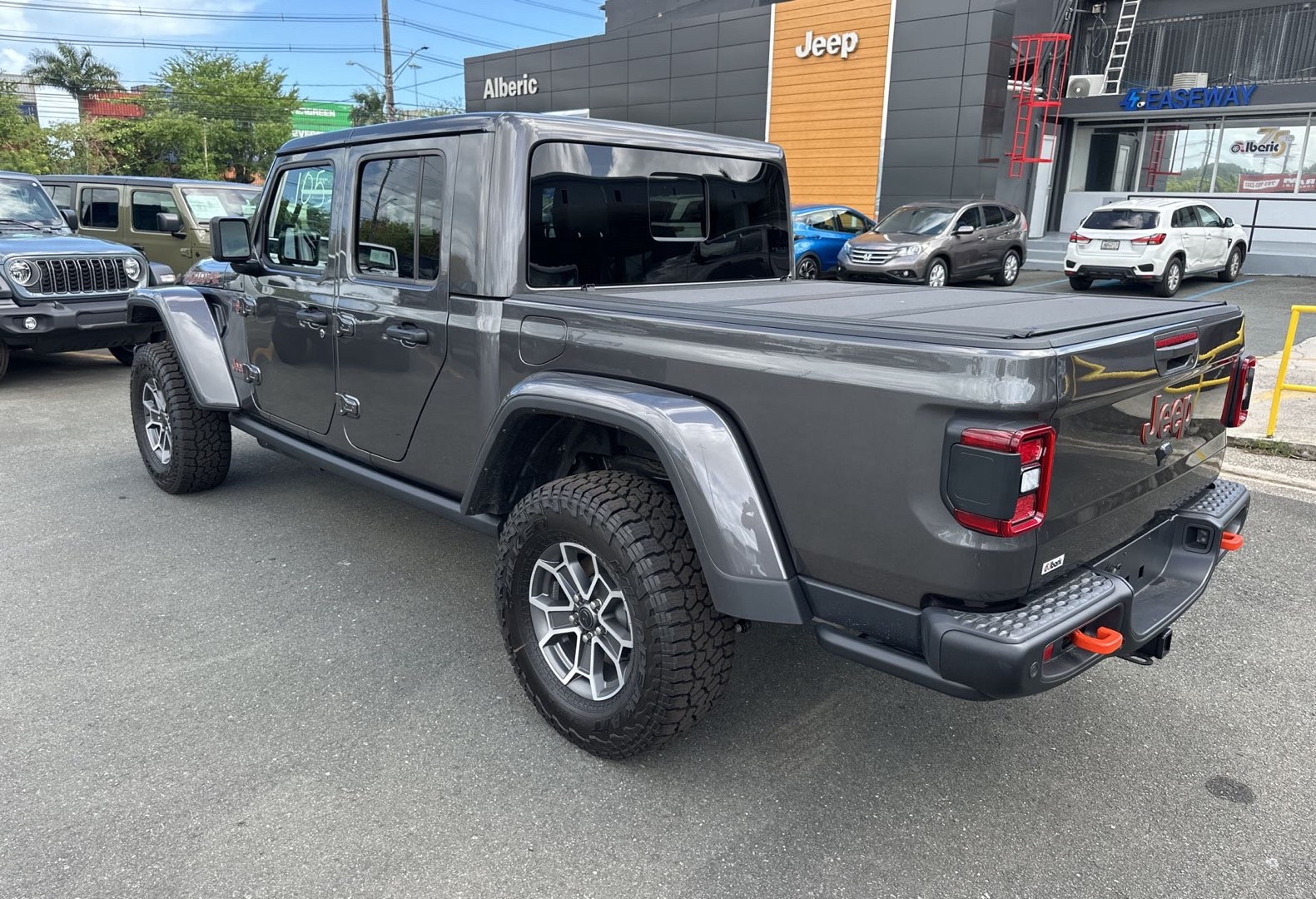https://assets.dealerappcenter.com/dealergroups/66/vehicles/328218/XOhcoR.jpg