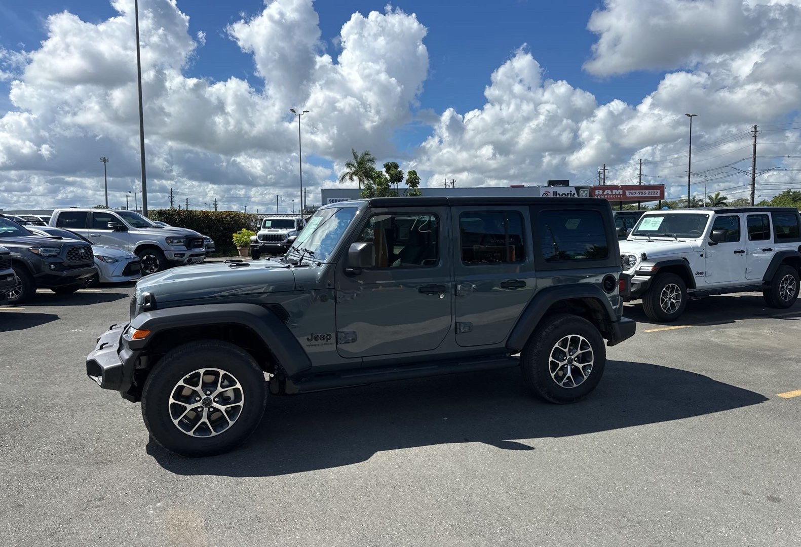 https://assets.dealerappcenter.com/dealergroups/66/vehicles/328227/783shy.jpg