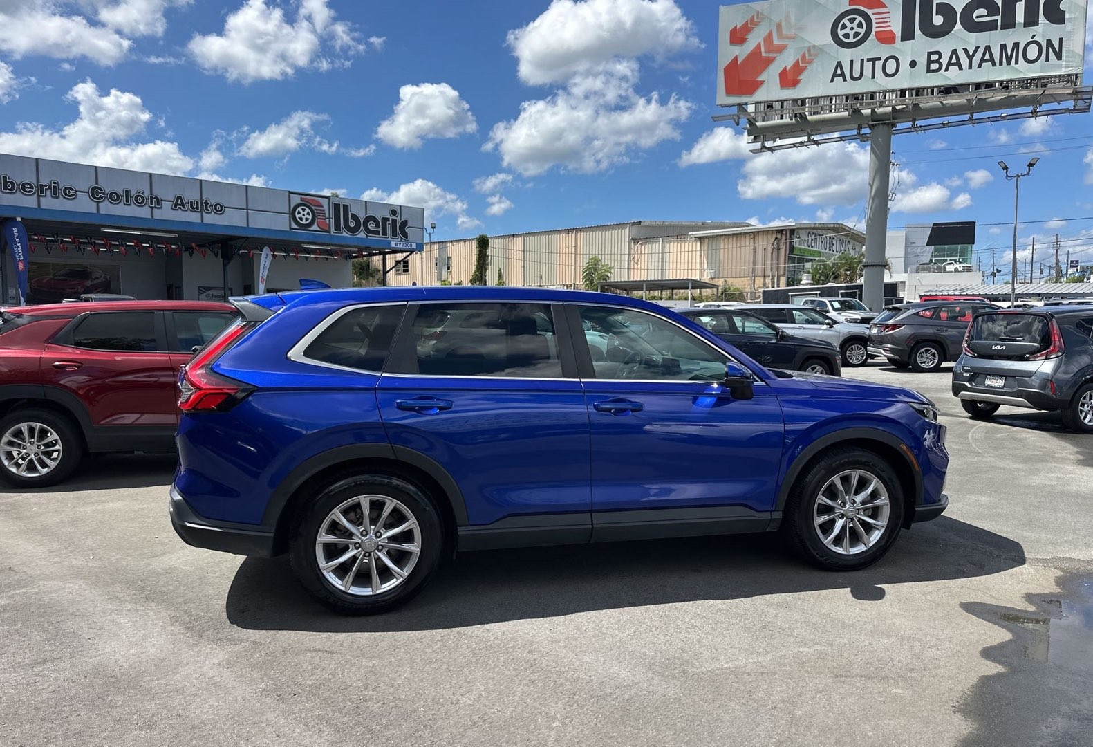 https://assets.dealerappcenter.com/dealergroups/66/vehicles/328328/WGBmS3.jpg