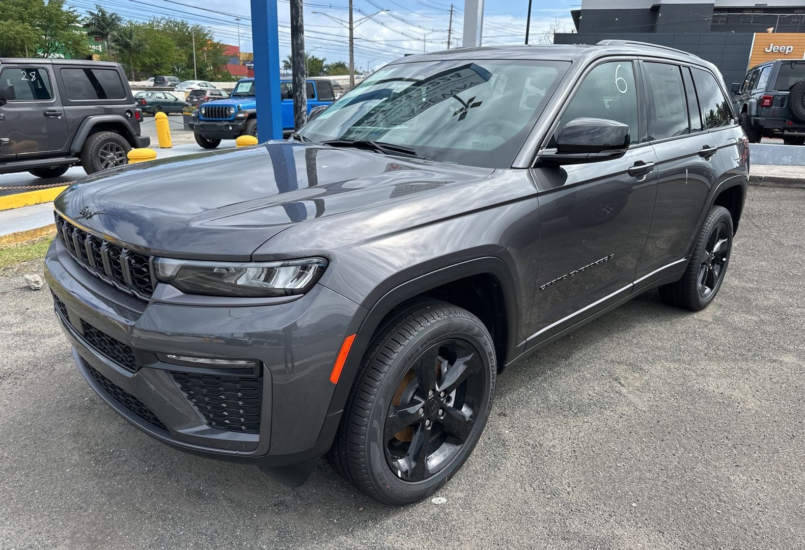 2026 Jeep Grand Cherokee Limited's photo