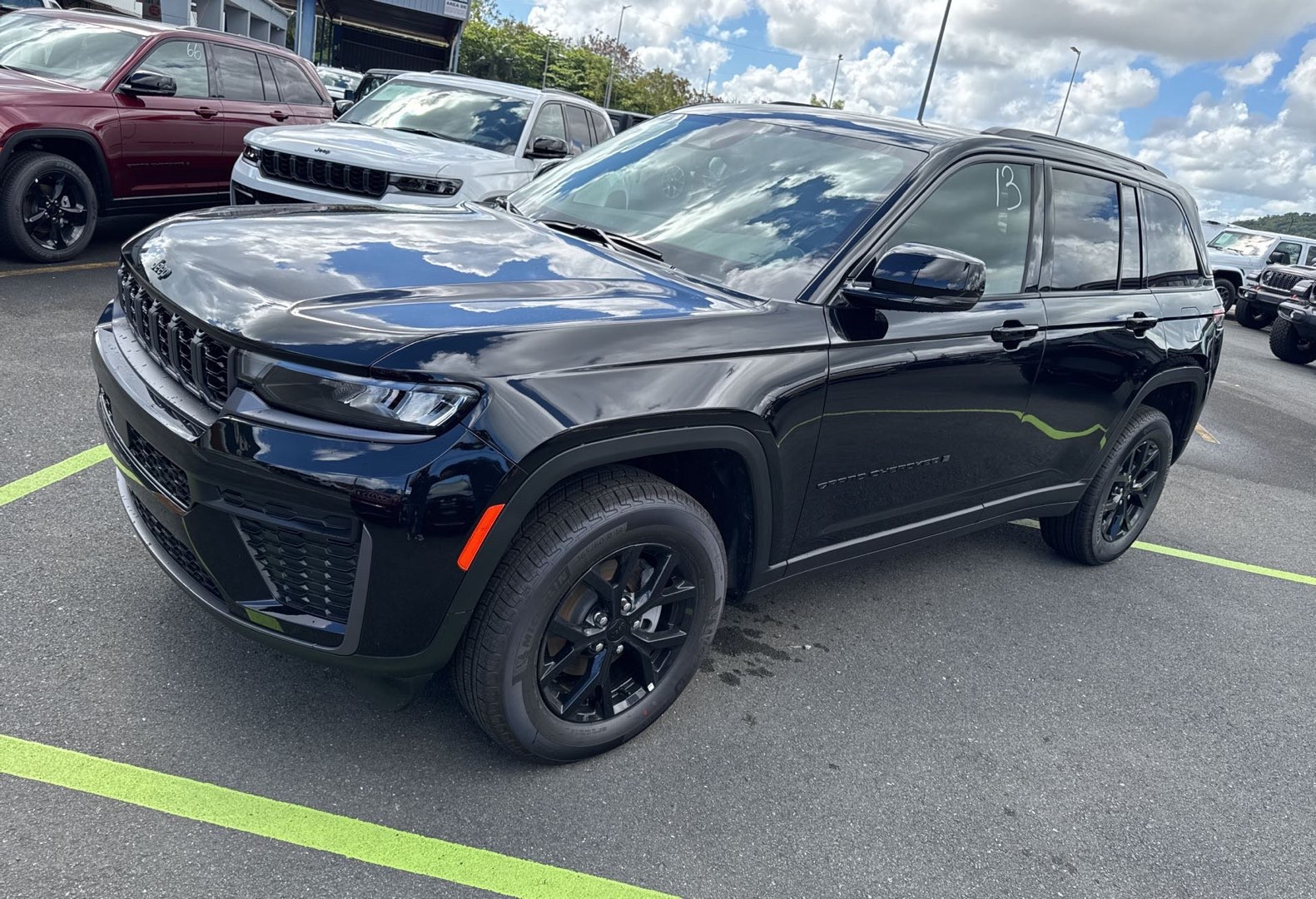 2026 Jeep Grand Cherokee Laredo Altitude's photo