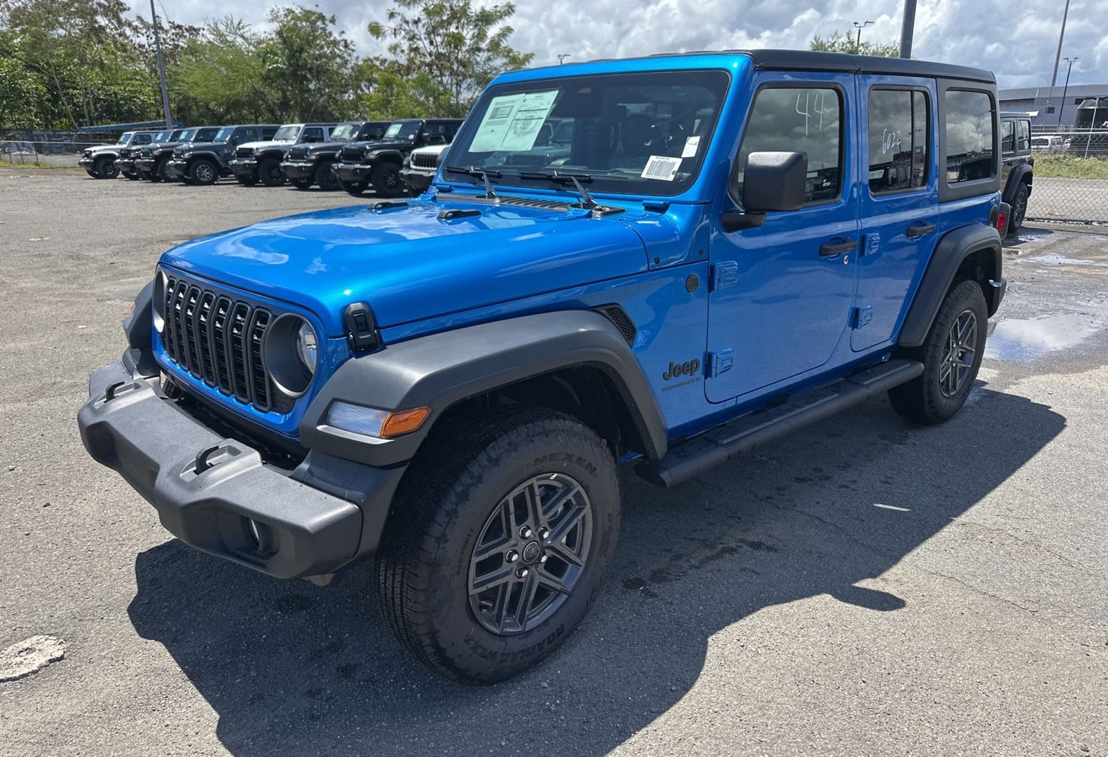2026 Jeep Wrangler Sport S's photo