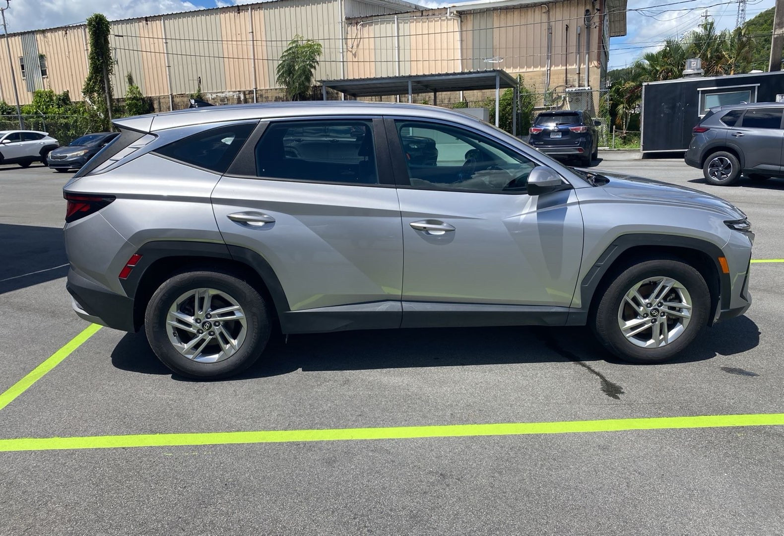 https://assets.dealerappcenter.com/dealergroups/66/vehicles/335768/9oA17v.jpg