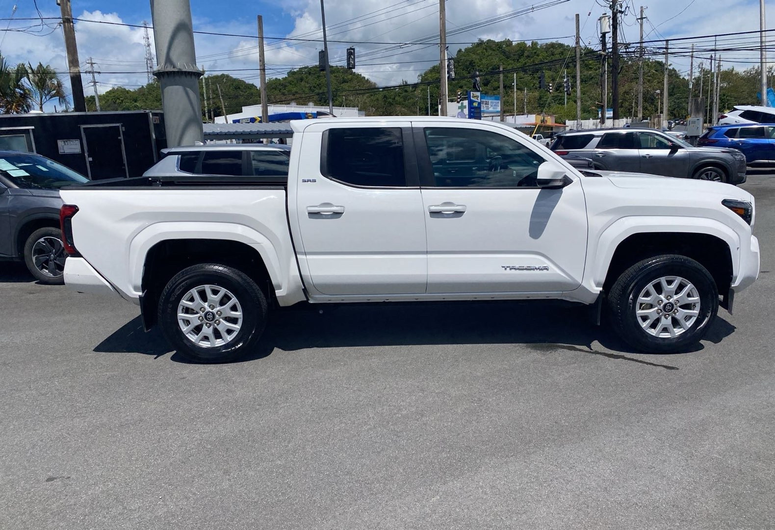 https://assets.dealerappcenter.com/dealergroups/66/vehicles/335769/ODoqDA.jpg
