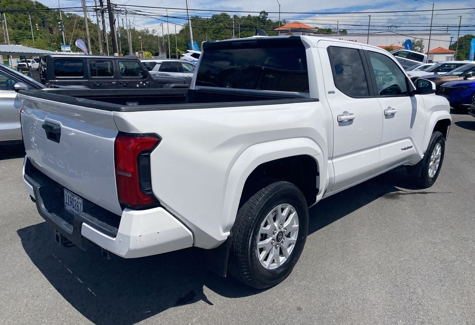 https://assets.dealerappcenter.com/dealergroups/66/vehicles/335769/zzrTNY.jpg