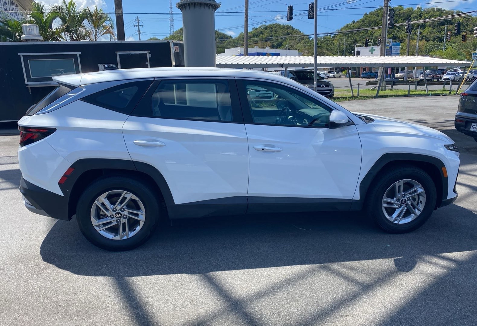 https://assets.dealerappcenter.com/dealergroups/66/vehicles/335770/cRSsNy.jpg