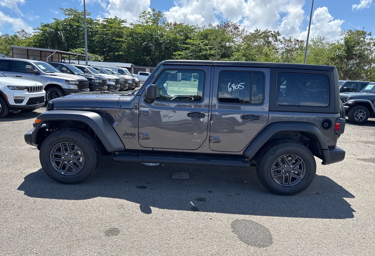 2026 Jeep Wrangler Sport S's photo