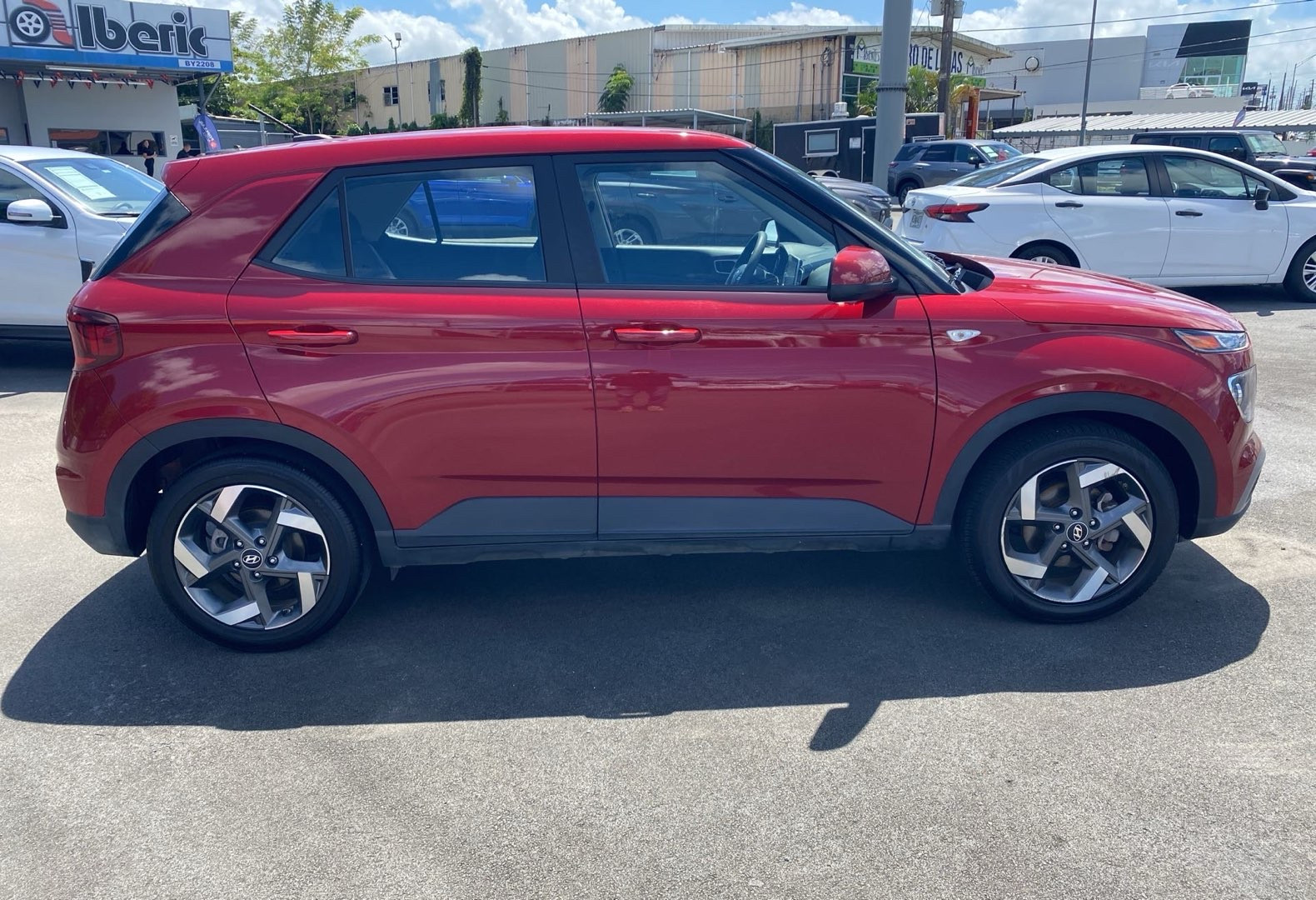 https://assets.dealerappcenter.com/dealergroups/66/vehicles/336493/0NBQsC.jpg
