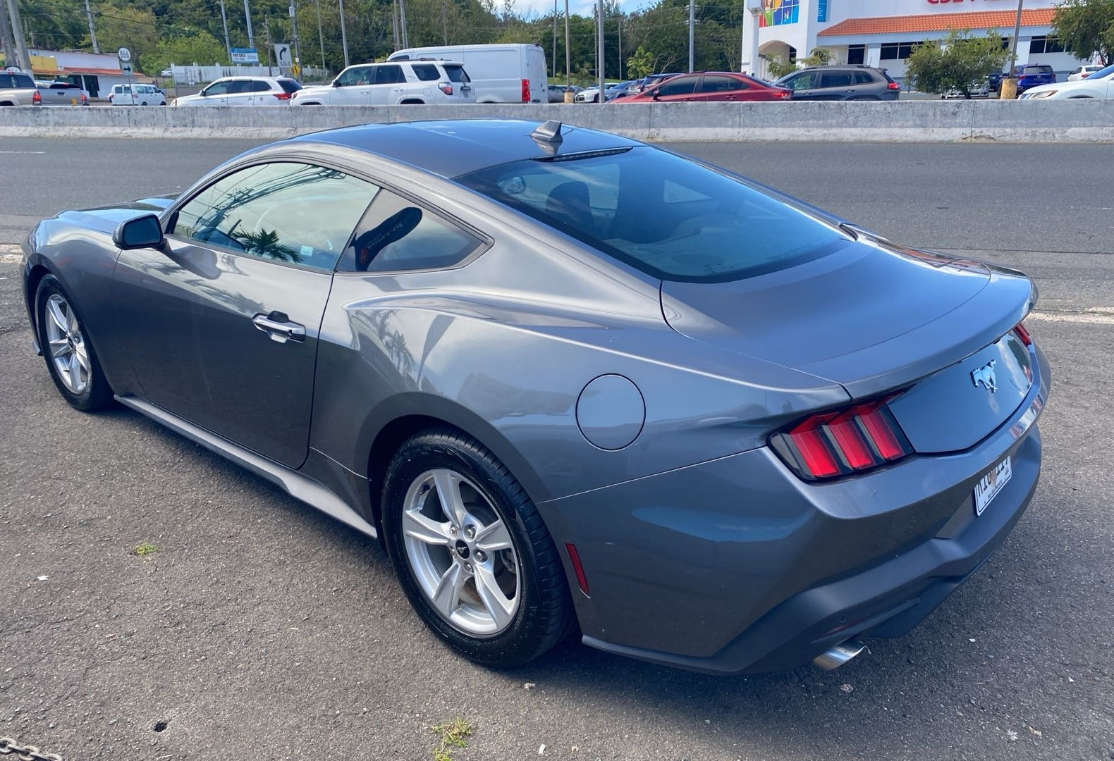 https://assets.dealerappcenter.com/dealergroups/66/vehicles/336495/syu9sf.jpg