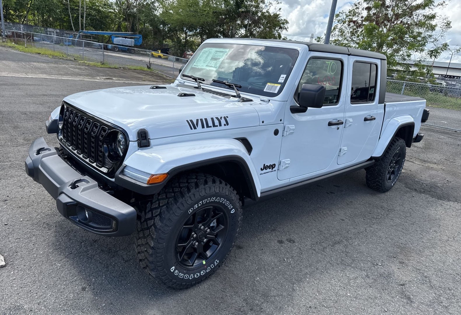 2026 Jeep Gladiator Willys Auto's photo