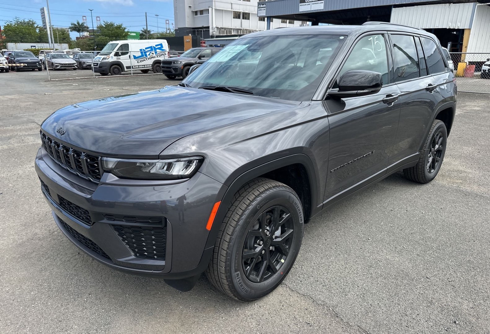 2026 Jeep Grand Cherokee Laredo Altitude's photo