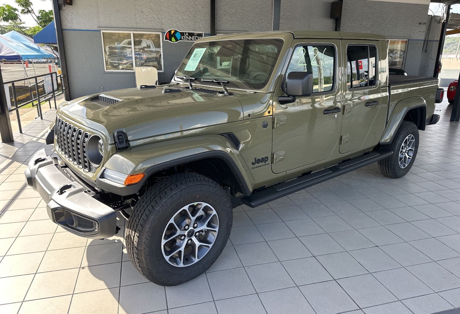 2026 Jeep Gladiator Sport S Auto's photo
