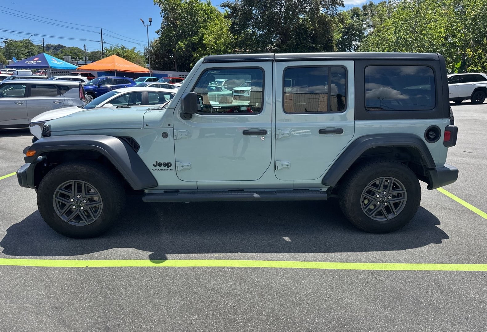 https://assets.dealerappcenter.com/dealergroups/66/vehicles/337859/E1NDtT.jpg